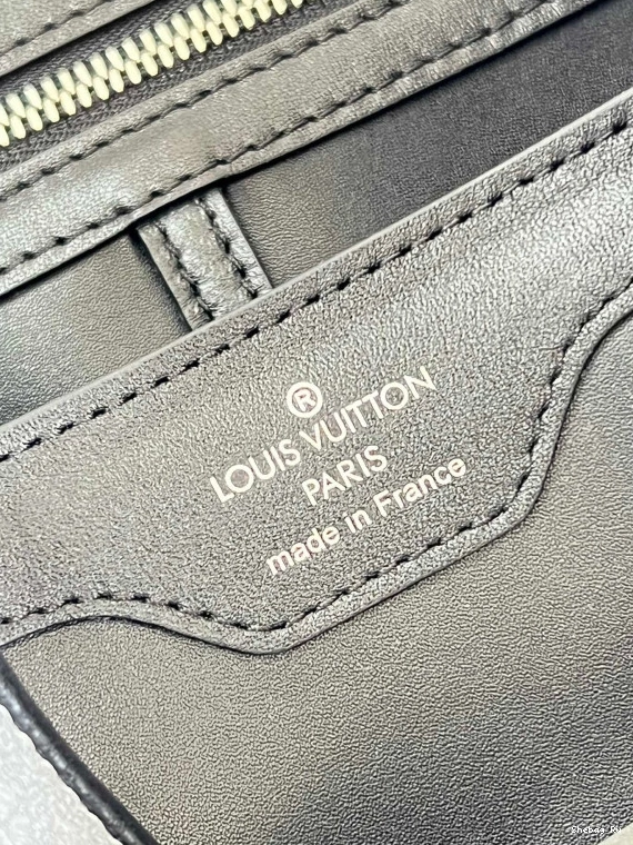 BB CAPUCINES LOUIS VUITTON 0801